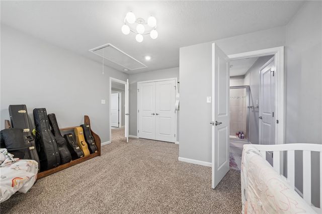 4018 Overview Dr, Cecil, PA 15317