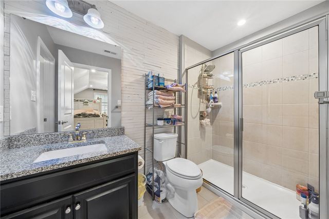 4018 Overview Dr, Cecil, PA 15317