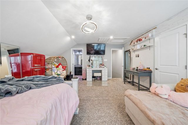 4018 Overview Dr, Cecil, PA 15317