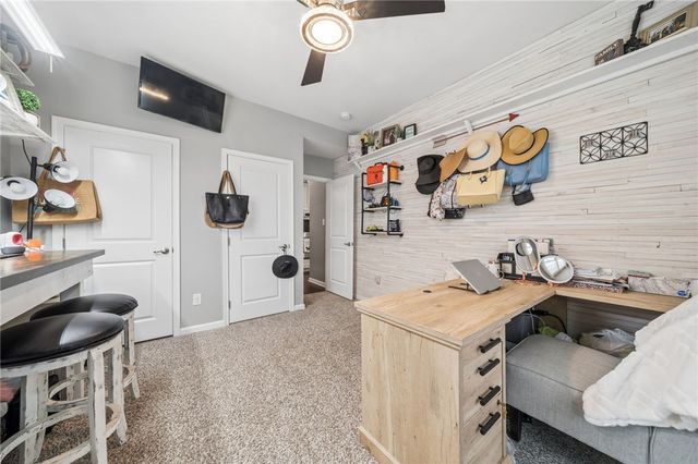 4018 Overview Dr, Cecil, PA 15317