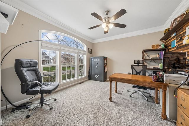 4018 Overview Dr, Cecil, PA 15317