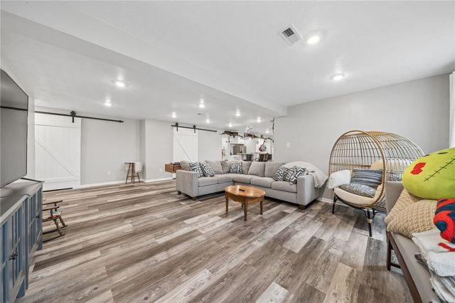 4018 Overview Dr, Cecil, PA 15317