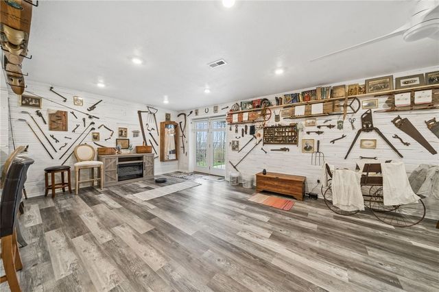 4018 Overview Dr, Cecil, PA 15317