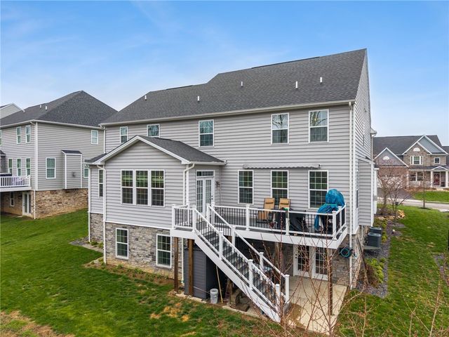 4018 Overview Dr, Cecil, PA 15317