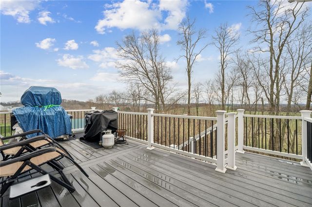 4018 Overview Dr, Cecil, PA 15317