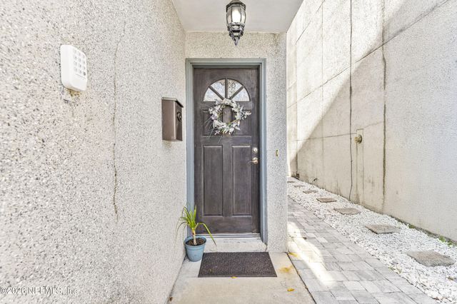 2272 2ND Street S, Jacksonville Beach, FL 32250