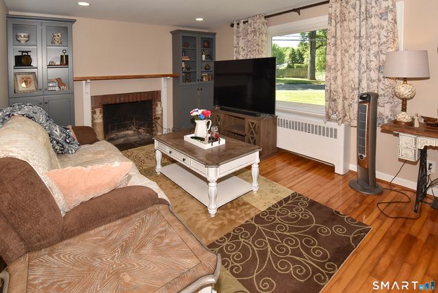 82 Rood Avenue, Windsor, CT 06095