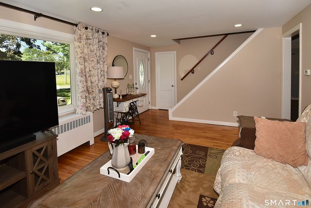 82 Rood Avenue, Windsor, CT 06095