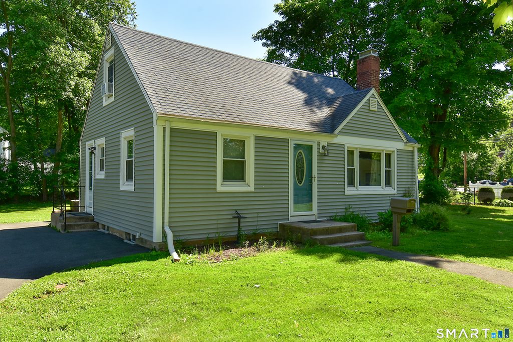 82 Rood Avenue, Windsor, CT 06095