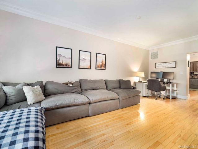 146 Foltim Way, Congers, NY 10920
