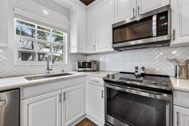 6007 S RUSSELL STREET, Tampa, FL 33611