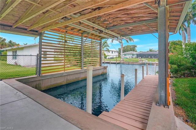 787 Overriver DR, North Fort Myers, FL 33903