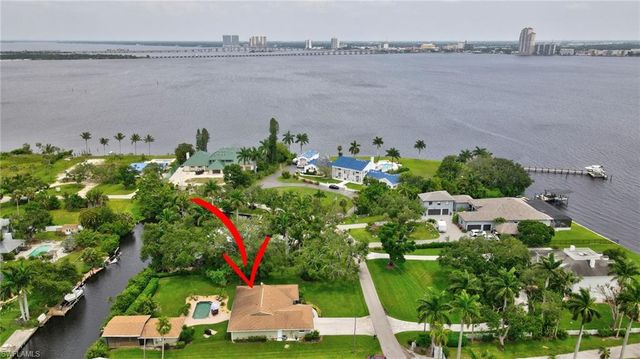 787 Overriver DR, North Fort Myers, FL 33903