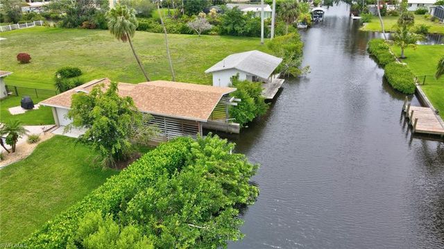 787 Overriver DR, North Fort Myers, FL 33903