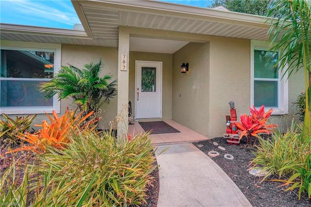 787 Overriver DR, North Fort Myers, FL 33903