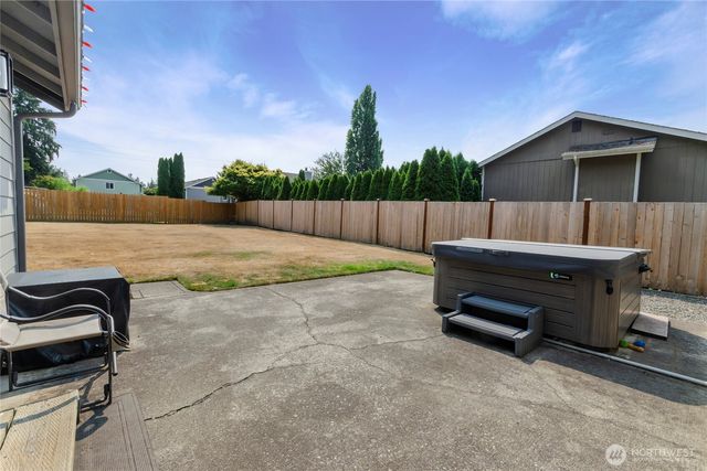 6225 41st Ave E, Tacoma, WA 98443