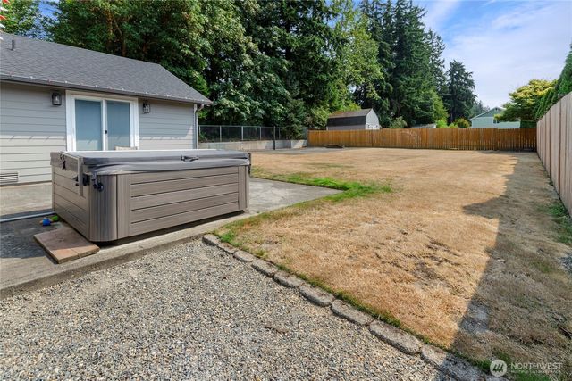 6225 41st Ave E, Tacoma, WA 98443