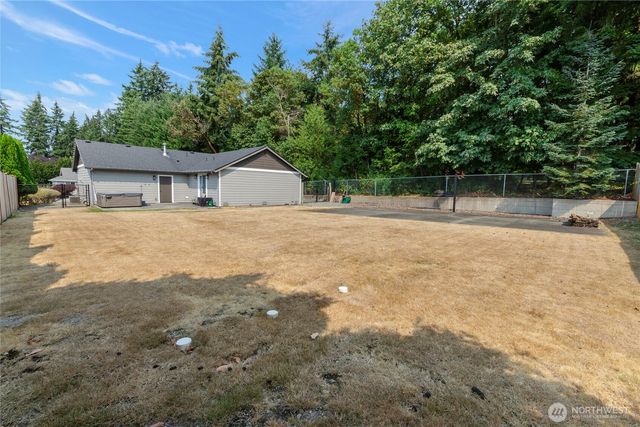 6225 41st Ave E, Tacoma, WA 98443