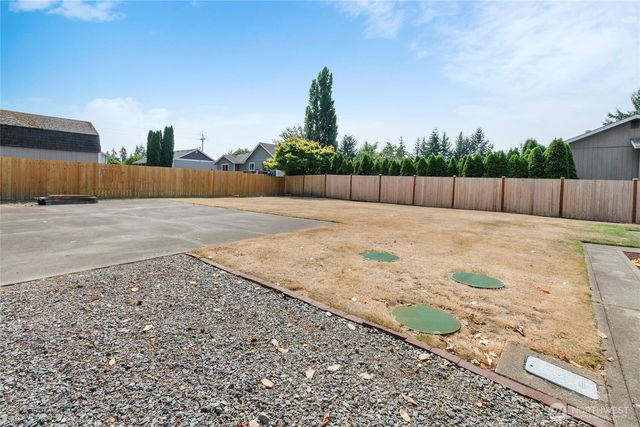 6225 41st Ave E, Tacoma, WA 98443