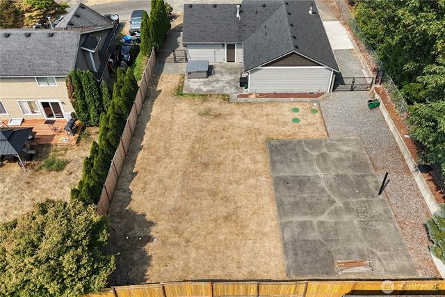 6225 41st Ave E, Tacoma, WA 98443