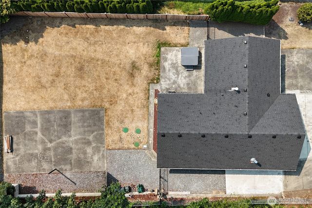 6225 41st Ave E, Tacoma, WA 98443