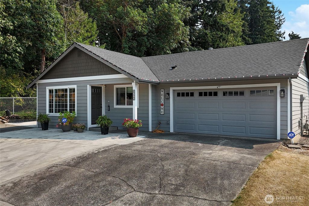 6225 41st Ave E, Tacoma, WA 98443