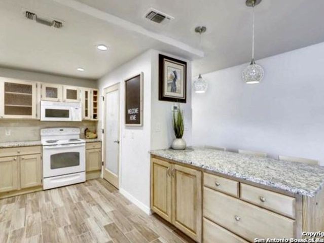 11843 Braesview Apt 309C, San Antonio, TX 78213