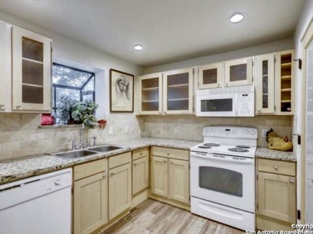 11843 Braesview Apt 309C, San Antonio, TX 78213