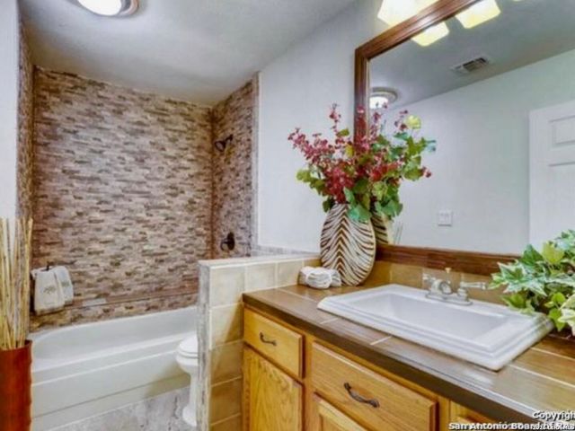 11843 Braesview Apt 309C, San Antonio, TX 78213