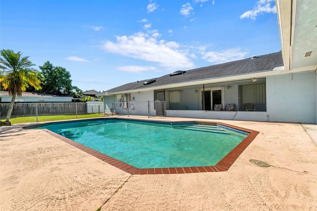 27221 SW 167th Ct, Homestead, FL 33031