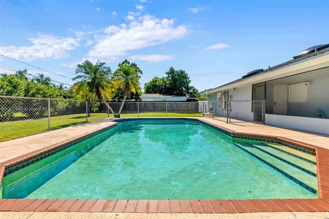 27221 SW 167th Ct, Homestead, FL 33031