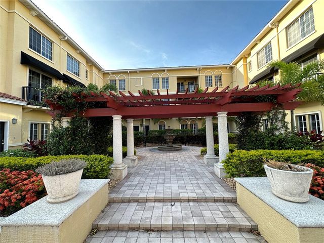 5213 BEACH BREEZE COURT, Tampa, FL 33609