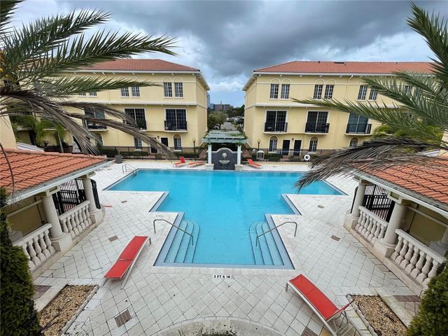5213 BEACH BREEZE COURT, Tampa, FL 33609
