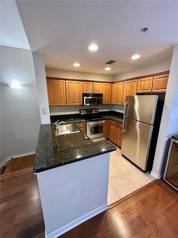 5213 BEACH BREEZE COURT, Tampa, FL 33609
