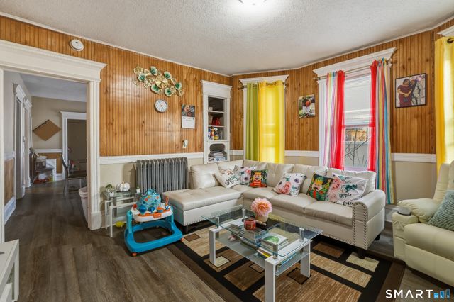 370 Maple Avenue, Hartford, CT 06114