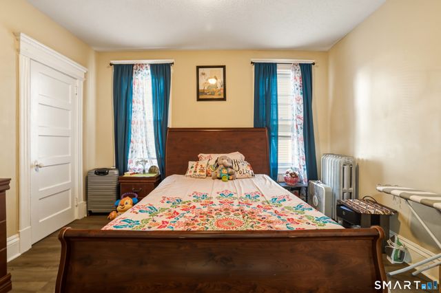 370 Maple Avenue, Hartford, CT 06114