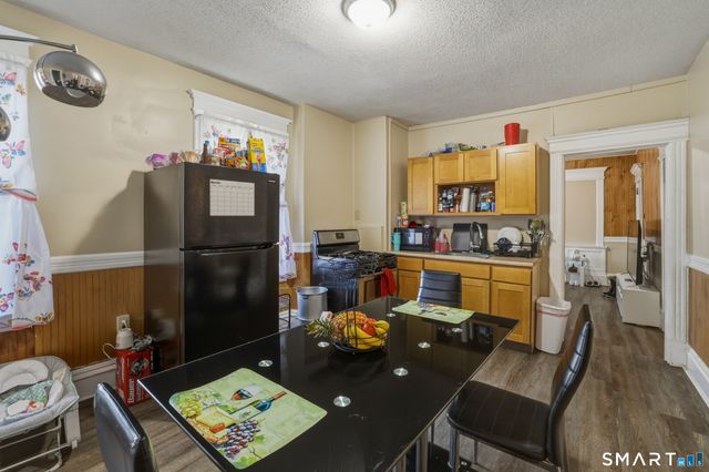 370 Maple Avenue, Hartford, CT 06114