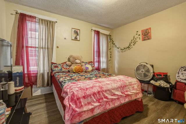 370 Maple Avenue, Hartford, CT 06114