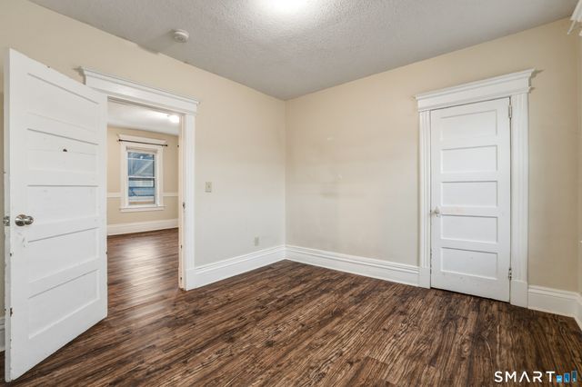 370 Maple Avenue, Hartford, CT 06114