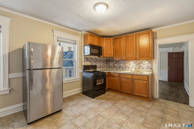 370 Maple Avenue, Hartford, CT 06114