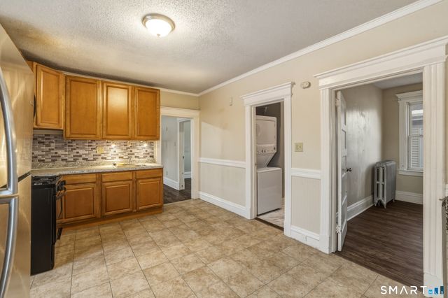 370 Maple Avenue, Hartford, CT 06114