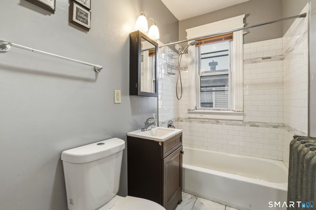 370 Maple Avenue, Hartford, CT 06114