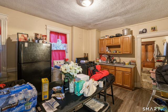 370 Maple Avenue, Hartford, CT 06114