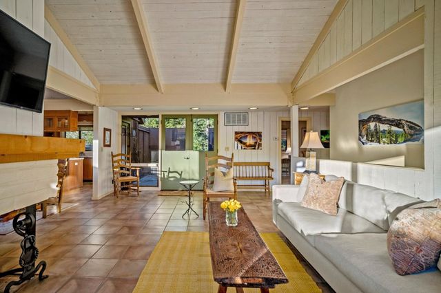 7026 Valley Greens Circle 21, Carmel, CA 93923