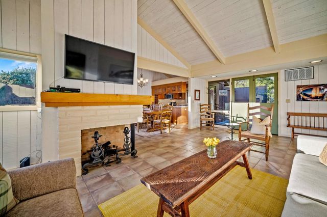 7026 Valley Greens Circle 21, Carmel, CA 93923