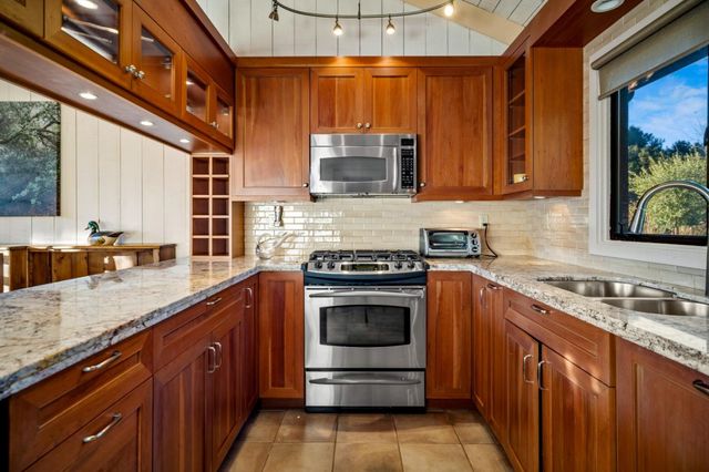 7026 Valley Greens Circle 21, Carmel, CA 93923