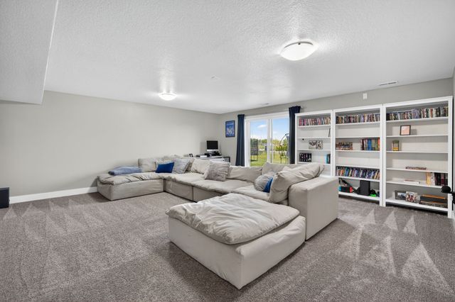 704 Meadow Road, Adel, IA 50003