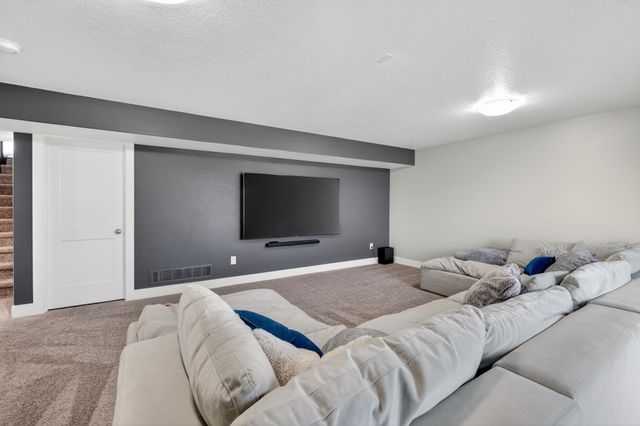 704 Meadow Road, Adel, IA 50003