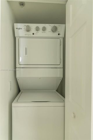 335 S Biscayne Blvd 2710, Miami, FL 33131