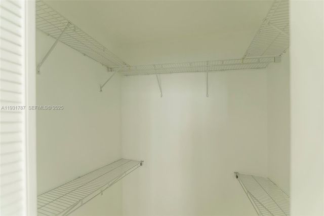 335 S Biscayne Blvd 2710, Miami, FL 33131